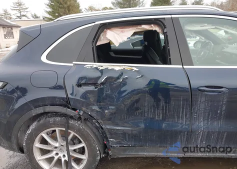 2024 Porsche Cayenne z USA, uszkodzony, nr VIN WP1AA2AY7RDA07887